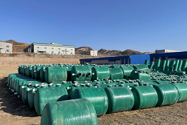 玻璃鋼化糞池的價格都根據(jù)哪幾點來定制 玻璃鋼化糞池的價格都根據(jù)哪幾點來定制